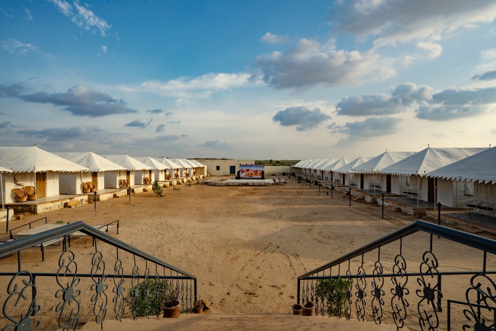 Desert Camp in Jaisalmer: A Complete Guide to Staying in the Thar