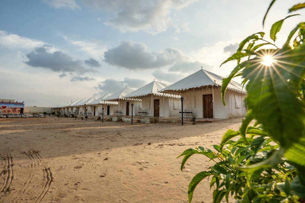 Jaisalmer budget camp travel photograph