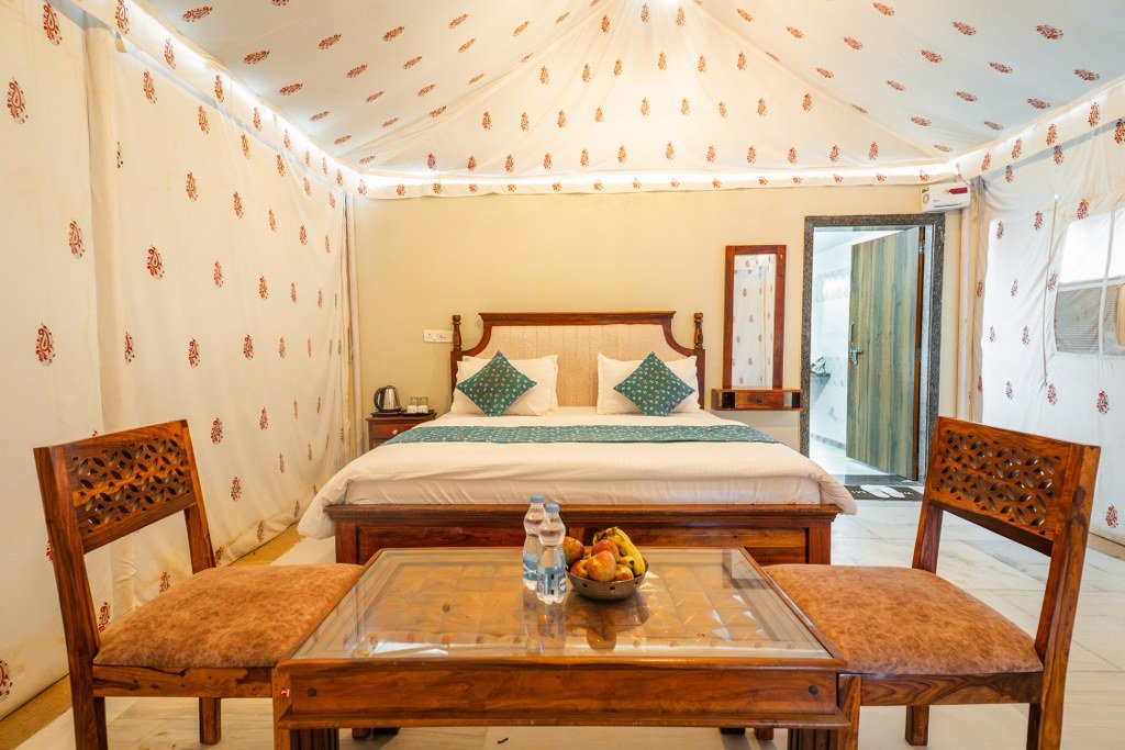 Jaisalmer camp facilities for group tour